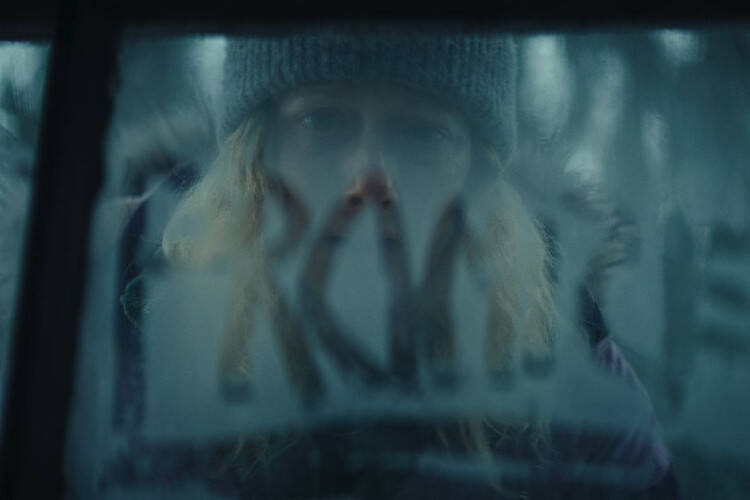 














































    
    
    
    
        
    
    
        
    










    Bande-annonce du film Dead of Winter


