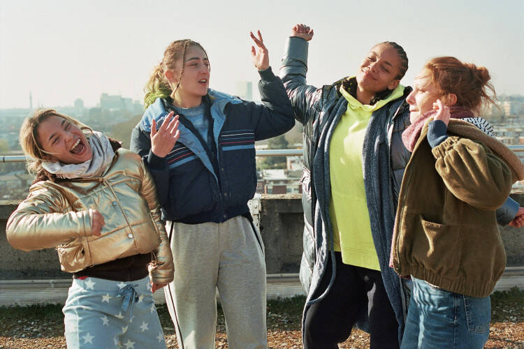 














































    
    
    
    
        
    
    
        
    










    Bande-annonce du film Les Filles du ciel


