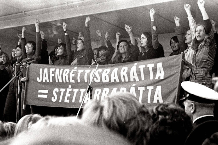 














































    
    
    
    
        
    
    
        
    










    Bande-annonce du film The Day Iceland Stood Still


