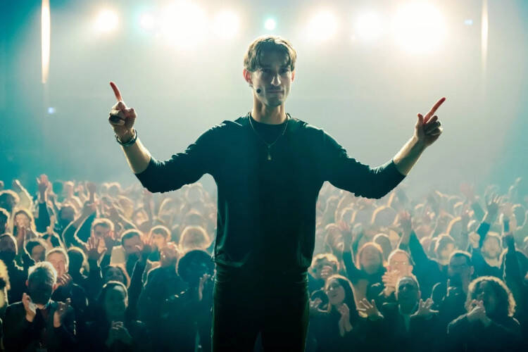 














































    
    
    
    
        
    
    
        
    










    Bande-annonce du film Gourou


