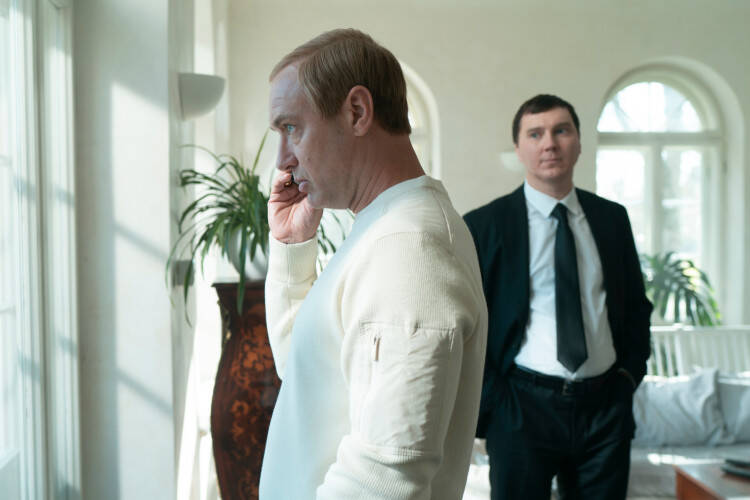 














































    
    
    
    
        
    
    
        
    










    Bande-annonce du film Le Mage du Kremlin


