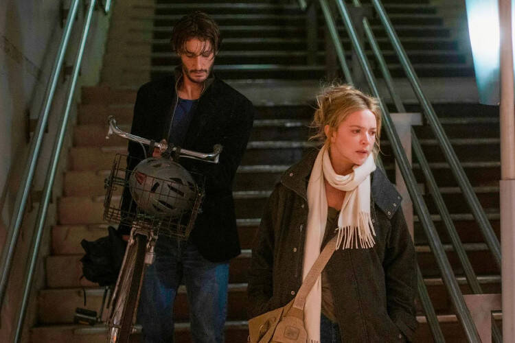 














































    
    
    
    
        
    
    
        
    










    Bande-annonce du film Histoires parallèles


