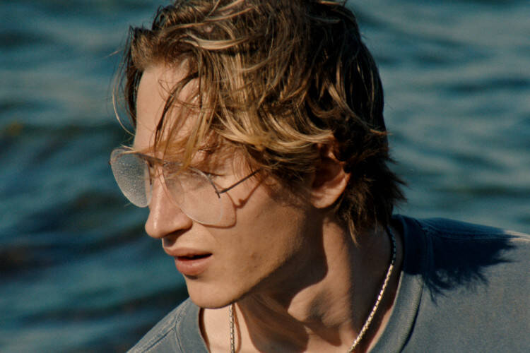 














































    
    
    
    
        
    
    
        
    










    Bande-annonce du film Blue Heron


