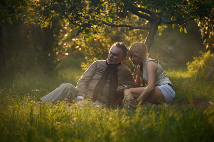 














































    
    
    
    
        
    
    
        
    










    Bande-annonce du film Moss & Freud



