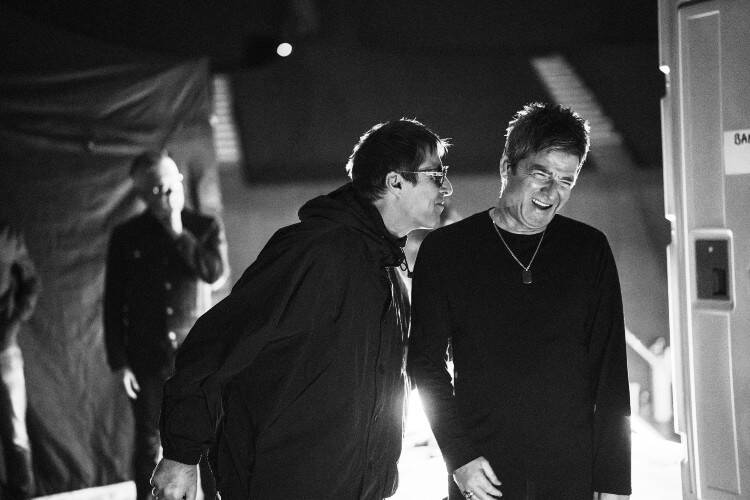 














































    
    
    
    
        
    
    
        
    










    Bande-annonce du film Oasis: Don’t Look Back in Anger


